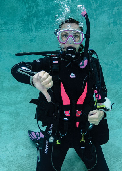 scuba skills - underwater hand signals