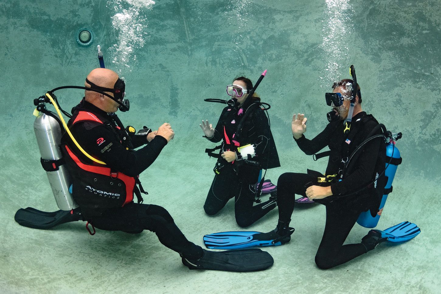 scuba skills underwater hand signals